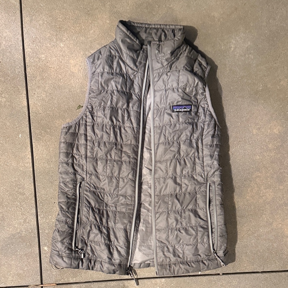 Patagonia Quilted Vest in Light Gray